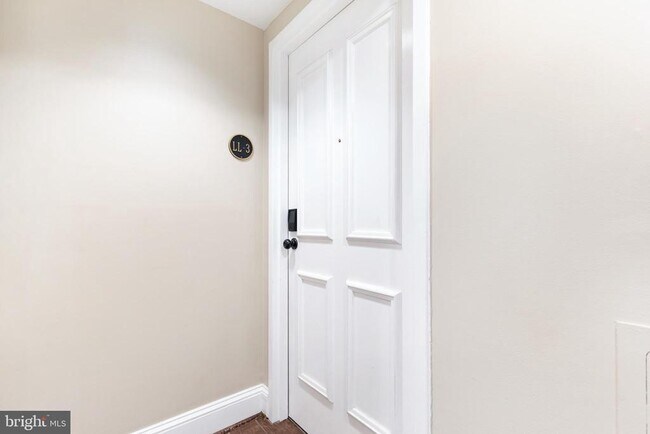 Building Photo - 20 Logan Cir NW Unit LL3