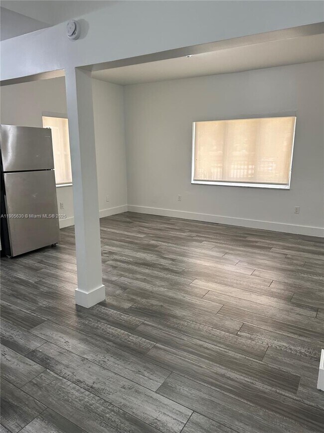 Photo - 2500 NE 192 St Unidad 7