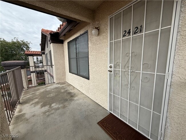 Building Photo - 1575 W Warm Springs Rd Unit 2421
