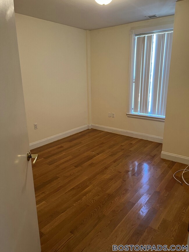 Photo - 90 Westland Ave Unit 403