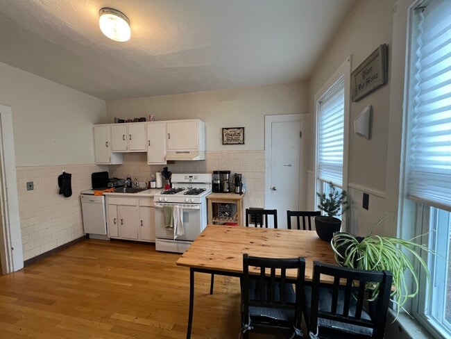 Photo - 254 Summer St Unit 3