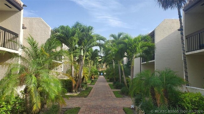 Building Photo - 721 SE 1st Way Unit C13