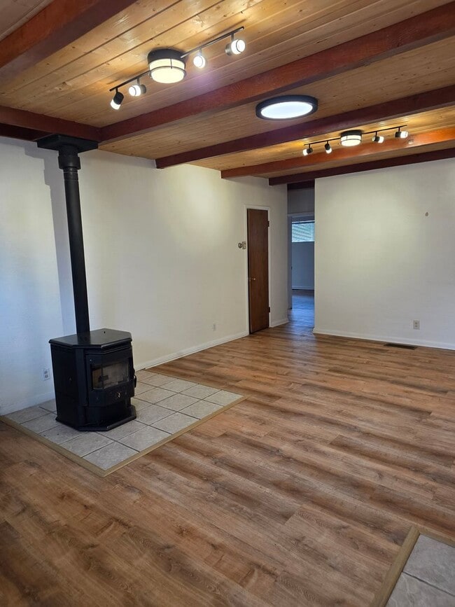 Photo - 1428 Vassar Dr NE Unit C