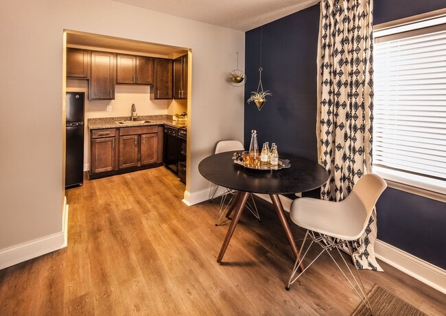 Photo - Circle City Apartments