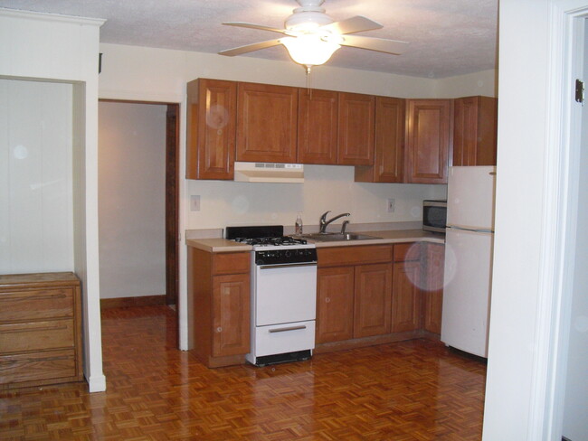 Nice, small, cozy 1BR/Studio available 2/1 - 34 Bursley Rd Apartments Unit Rear