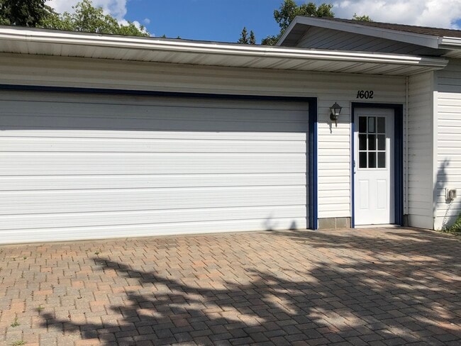 Photo - 1602 Delton Ave NW