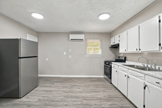 126 Banner St