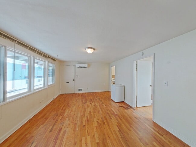 Photo - 1825 University St Unidad 1828 Onyx Alley