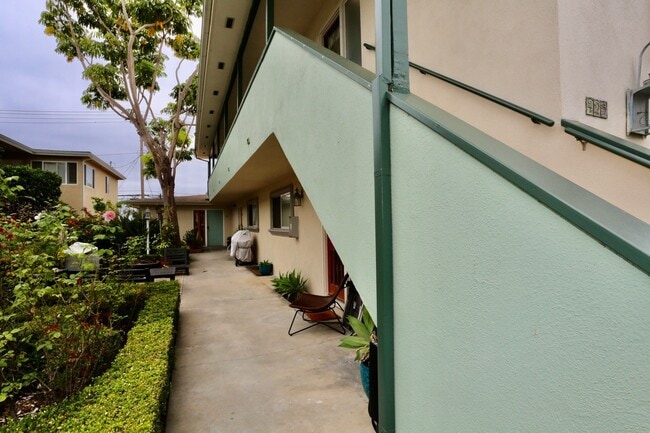 Photo - 425 Cypress Dr