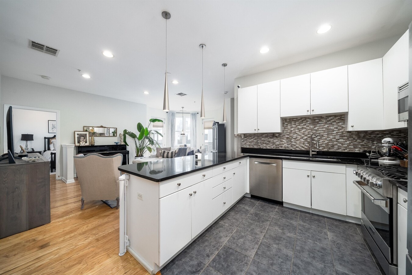 Photo - 1201 Adams St Unit 413