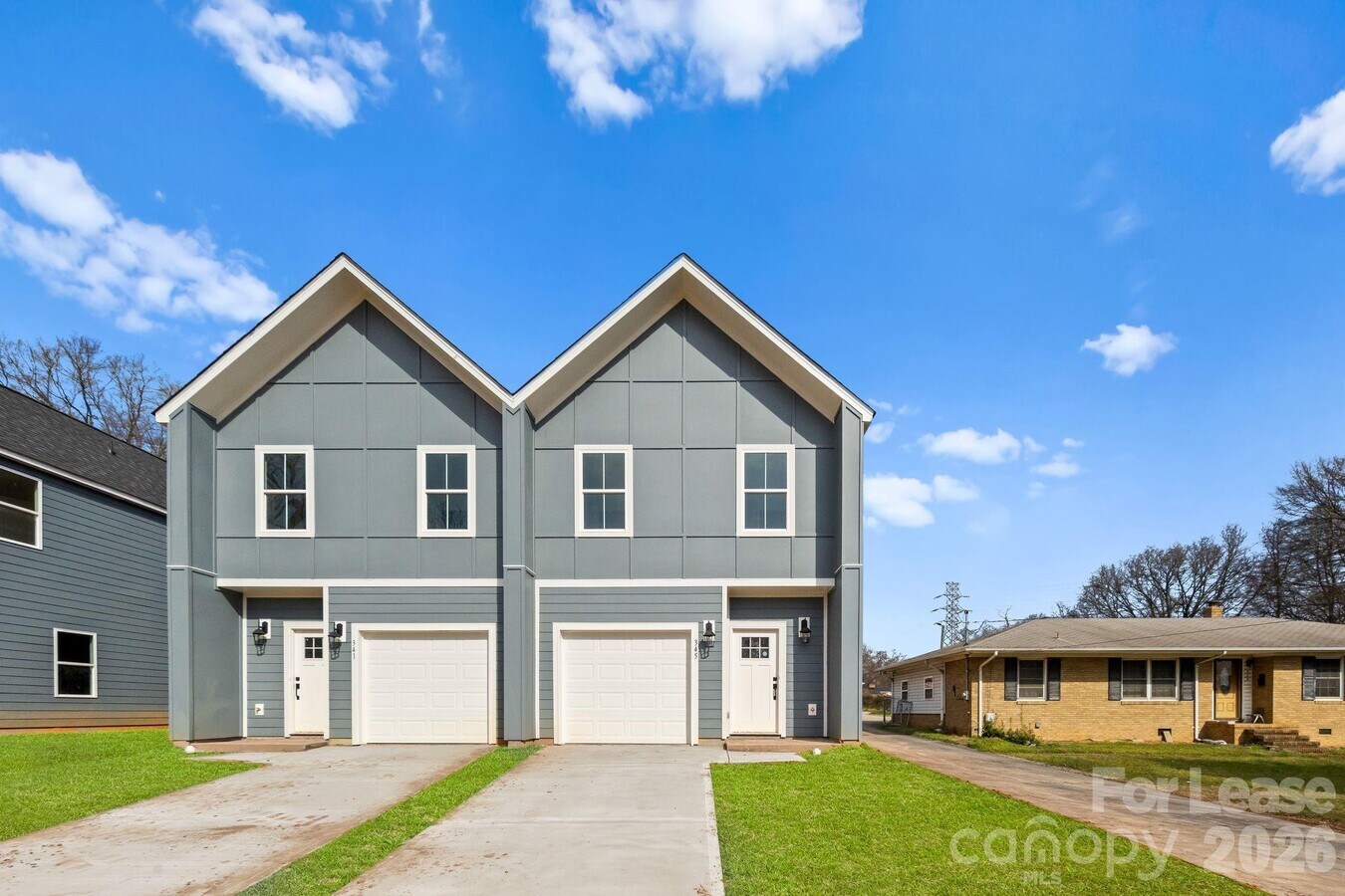 Photo - 333 N Hoskins Rd
