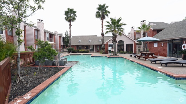 Photo - Hunters Creek Apartments