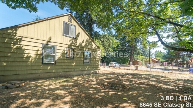 Photo - Bright 3BD I 1.5BA Home w/ Large Yard - SE Portland
