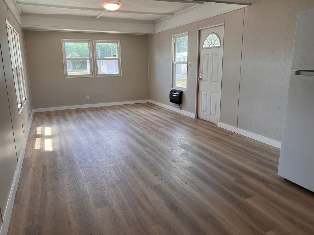 Photo - Welcome Home to Silver Lake Unidad Lot 8.2