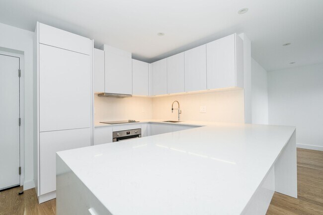 Photo - 240 Oriole Pkwy Unité 503