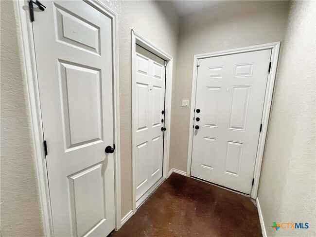 Photo - 2611 Pahmeyer Rd