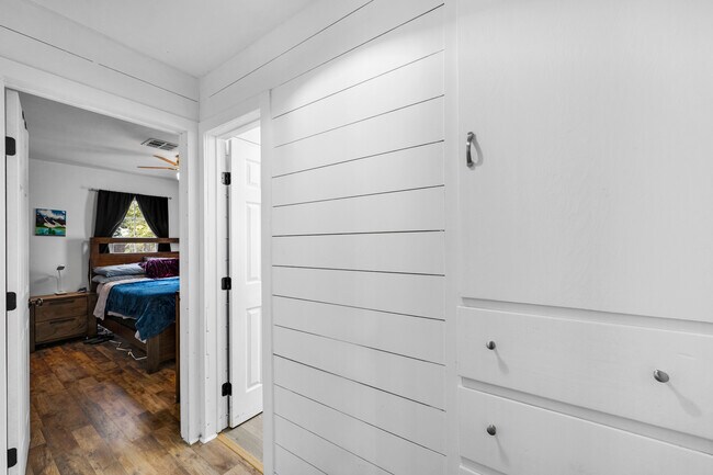 Photo - 1913 NW Baldwin Ave