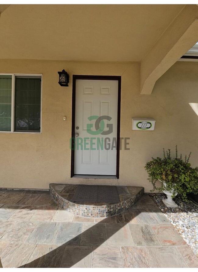 Photo - AVAILABLE NOW!! 3 Bedroom 2 Bath Home in Tracy!