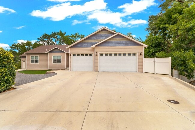 Building Photo - 2245 Idella Ct