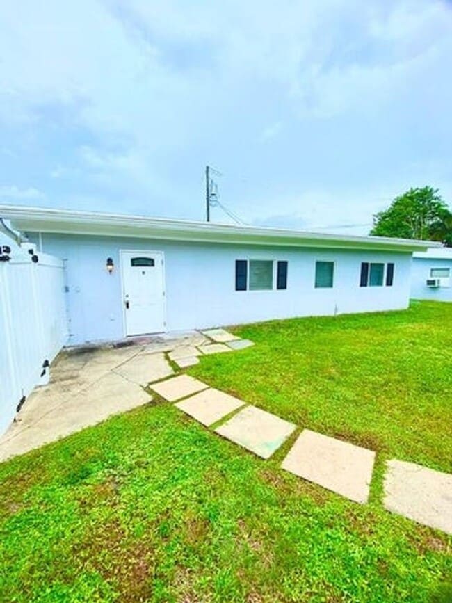 Photo - 4348 Mars Ave