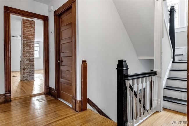 Photo - 575 Auburn Ave