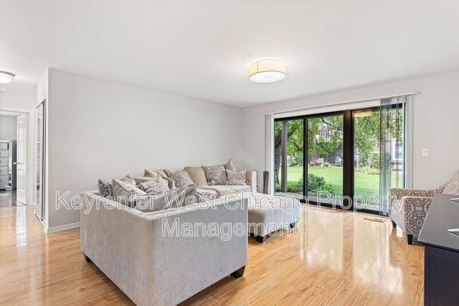 Photo - 2930 Northampton Dr