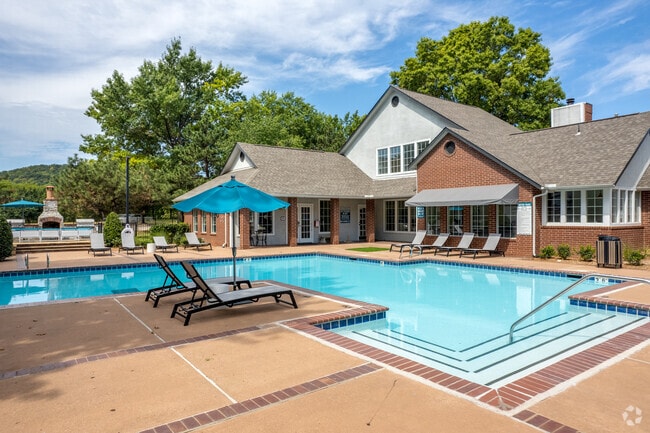 Pool Area - Parc 1010