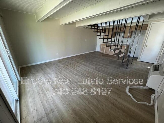 Photo - 390 N Cedar St