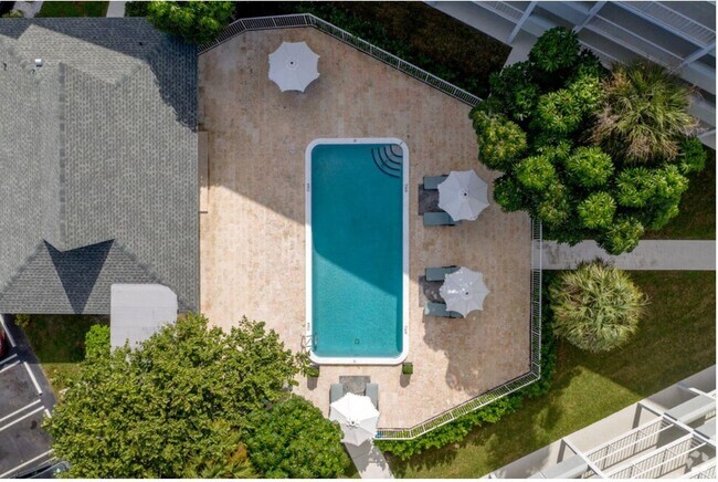 Building Photo - 2708 Vandiver Dr Unit 12-C Rental