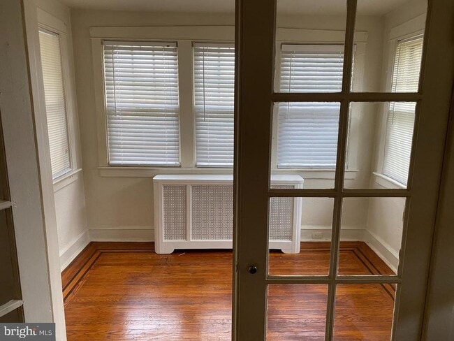 Building Photo - 6 W Hoffman Ave Unit 1 Rental