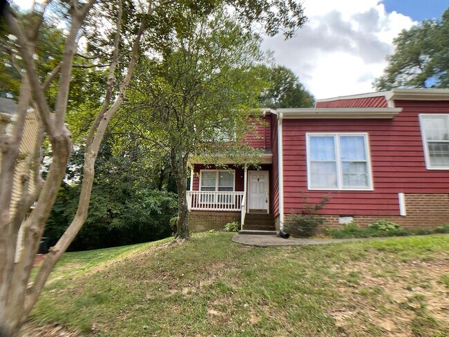 Live in Desirable Woodcroft! - Live in Desirable Woodcroft!