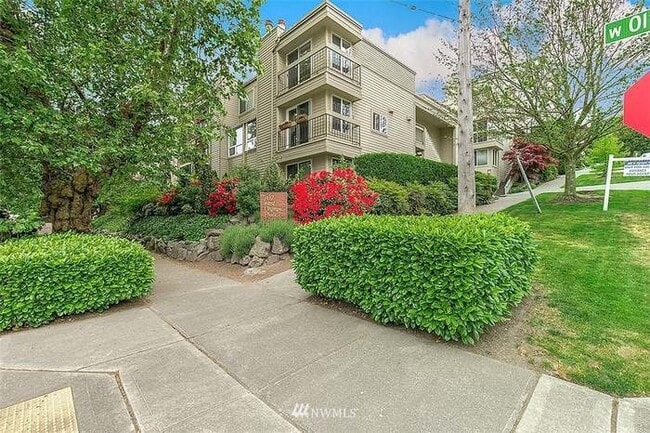 Building Photo - 202 W Olympic Pl Unit 201 Rental