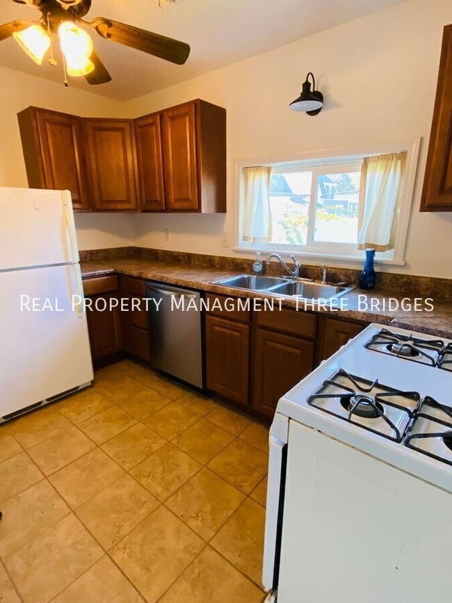 Photo - 7061 Pernod Ave