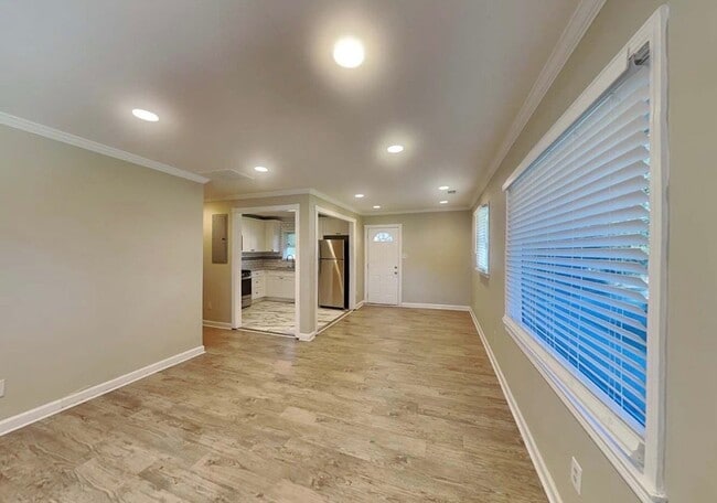Building Photo - 353 Bells Ferry Dr