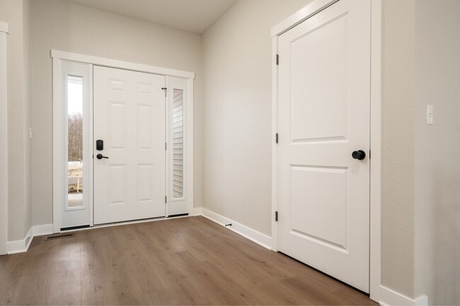 Photo - 5740 Willow Creek Ln
