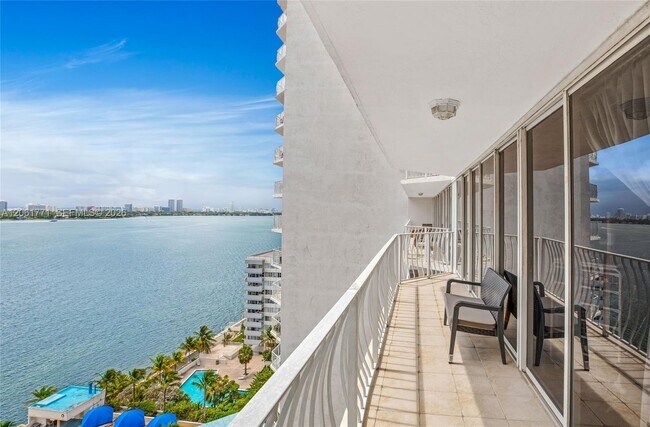 Building Photo - 7601 E Treasure Dr Unit 1809
