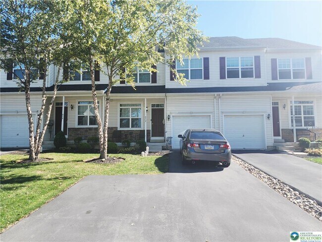 Photo - 972 King Way