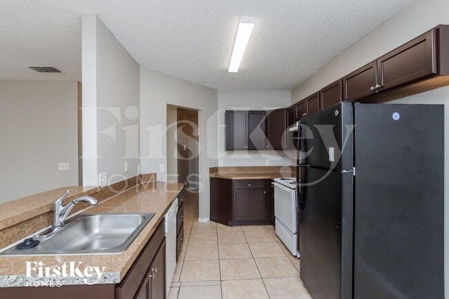 Photo - 112 Marsh St