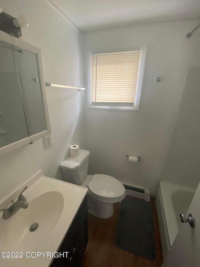 Photo - 700 W 45th Ave Unidad A