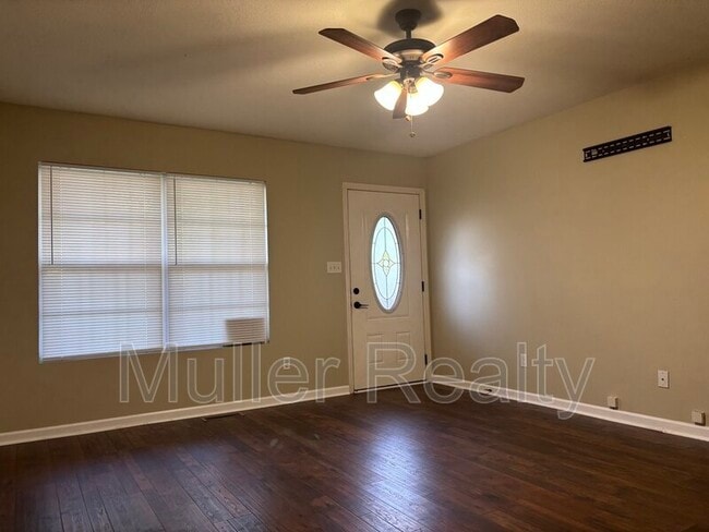 Photo - 4703 High School Rd