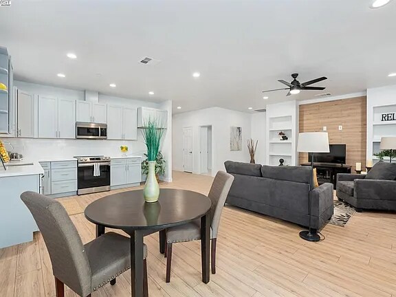 Photo - 741 Claire Ave