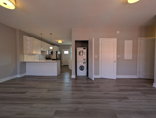 Photo - 3931 N Janssen Ave Unit 3