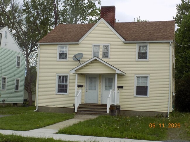 Building Photo - 454 Albert St Unit A