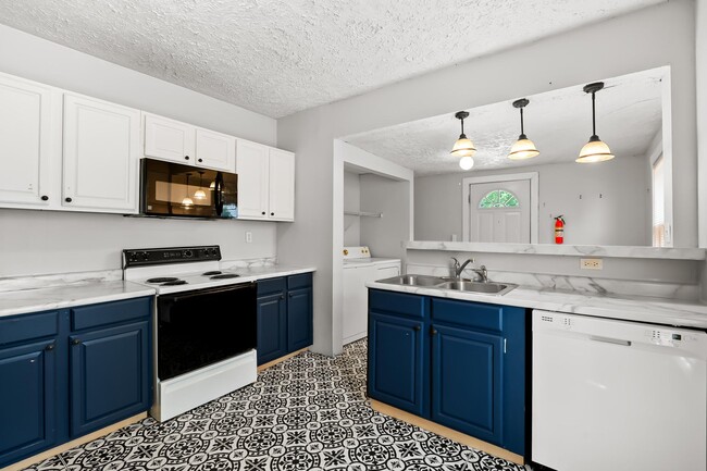 Photo - 825 Oakland Dr