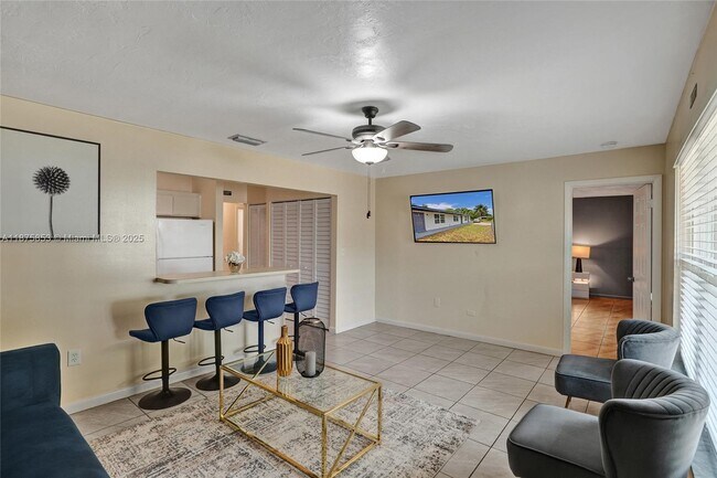 Photo - 5807 SW 27th St Unit 2