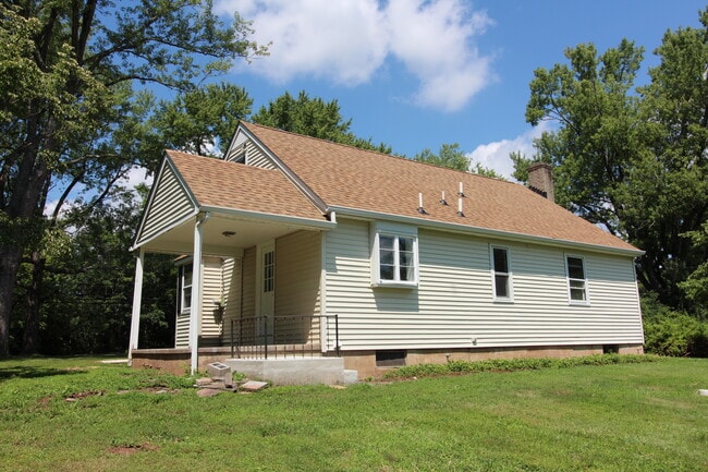 Photo - 229 Pittstown Rd