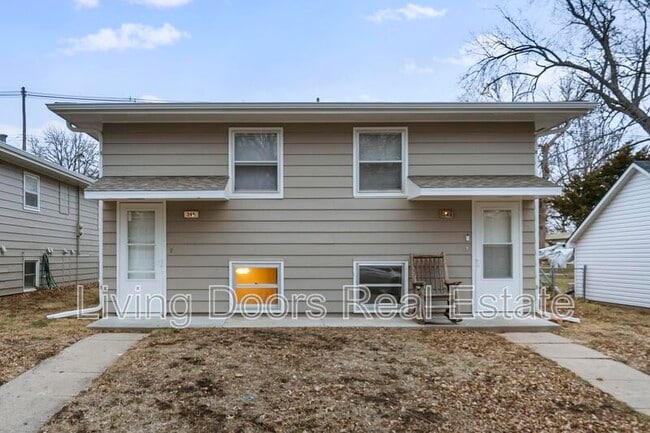 Photo - 348 S 5th St
