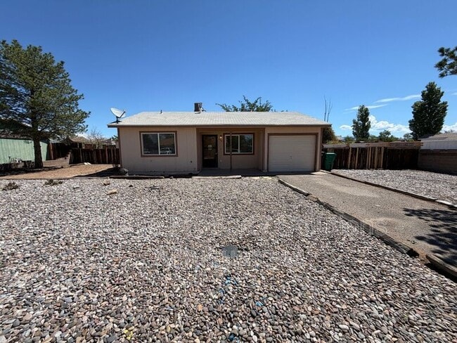 Building Photo - 628 Pontiac Dr SW