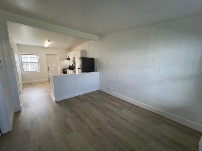 Photo - 320 NE 13th Ave Unit 06