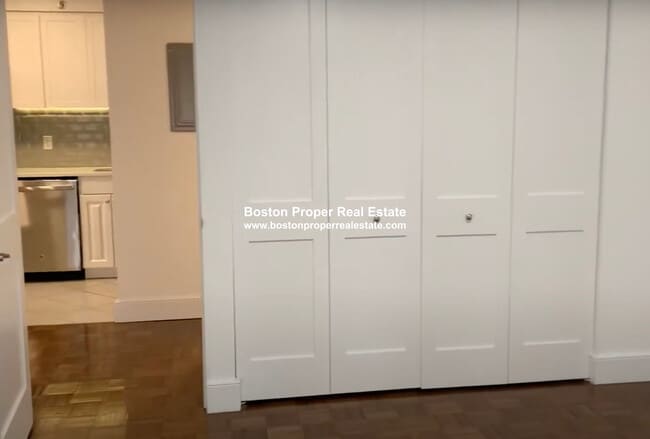 Photo - 28 Exeter St Unit 609